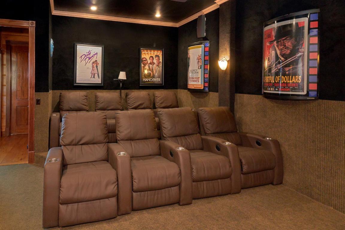 Journey'S End, 5 Bedrooms, Sleeps 12, Private Outdoor Pool, Theater, Sauna Sevierville Exteriör bild