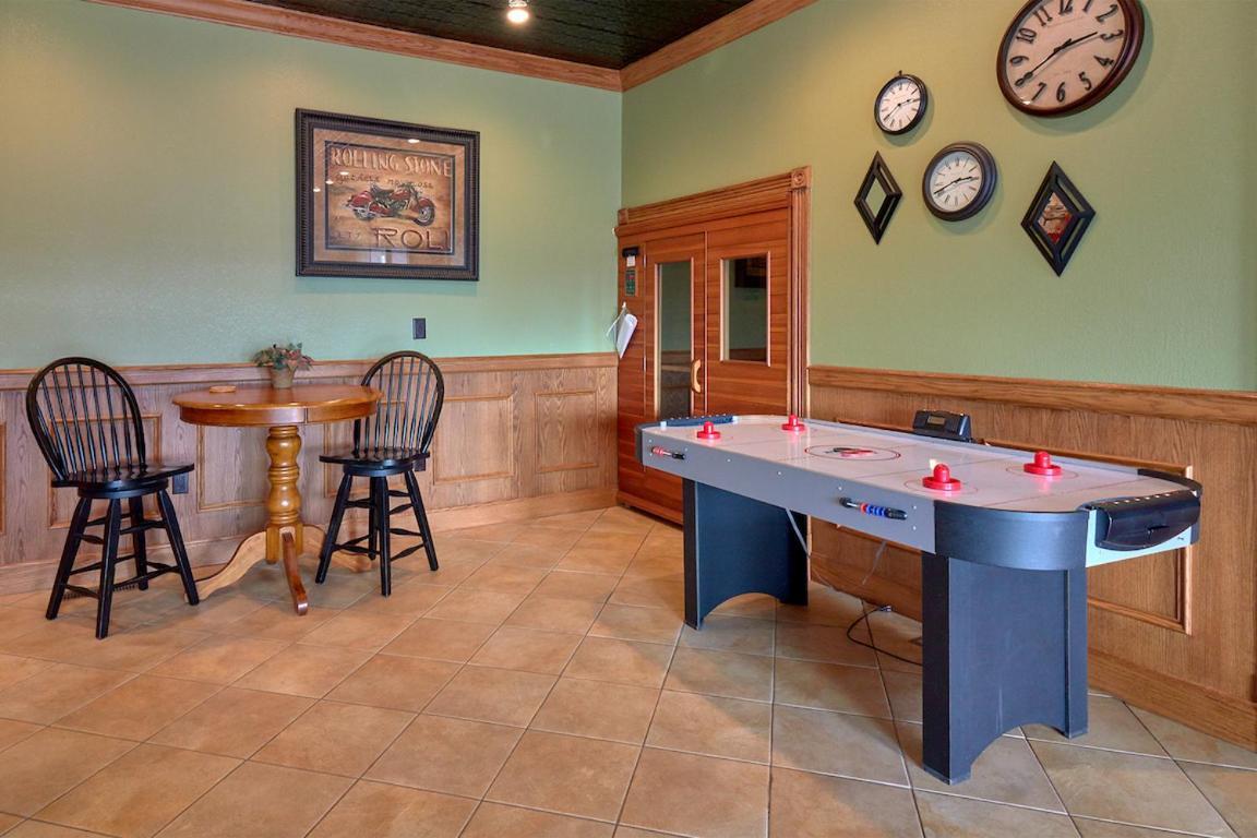 Journey'S End, 5 Bedrooms, Sleeps 12, Private Outdoor Pool, Theater, Sauna Sevierville Exteriör bild