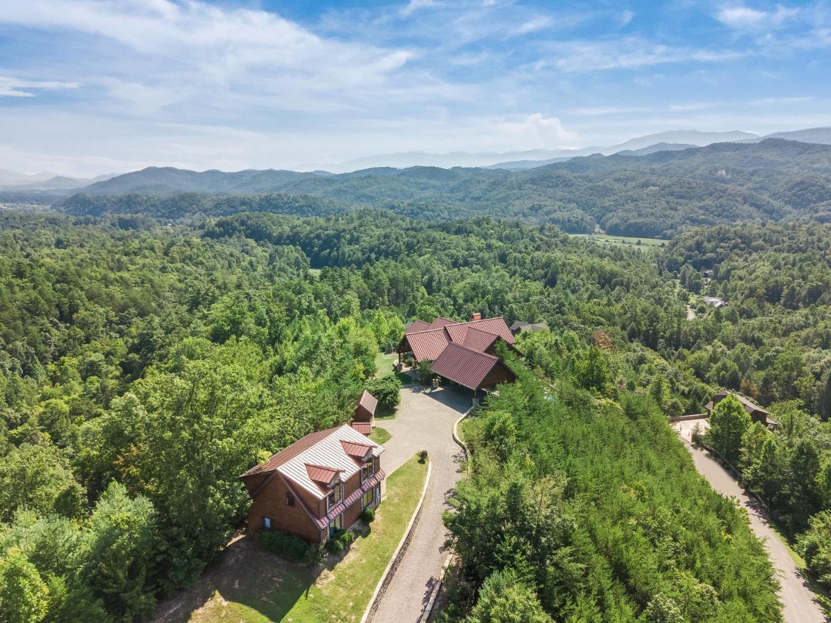Journey'S End, 5 Bedrooms, Sleeps 12, Private Outdoor Pool, Theater, Sauna Sevierville Exteriör bild