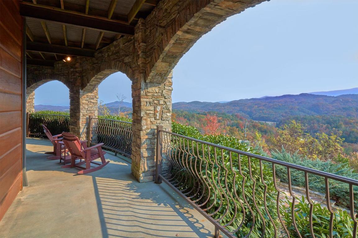 Journey'S End, 5 Bedrooms, Sleeps 12, Private Outdoor Pool, Theater, Sauna Sevierville Exteriör bild