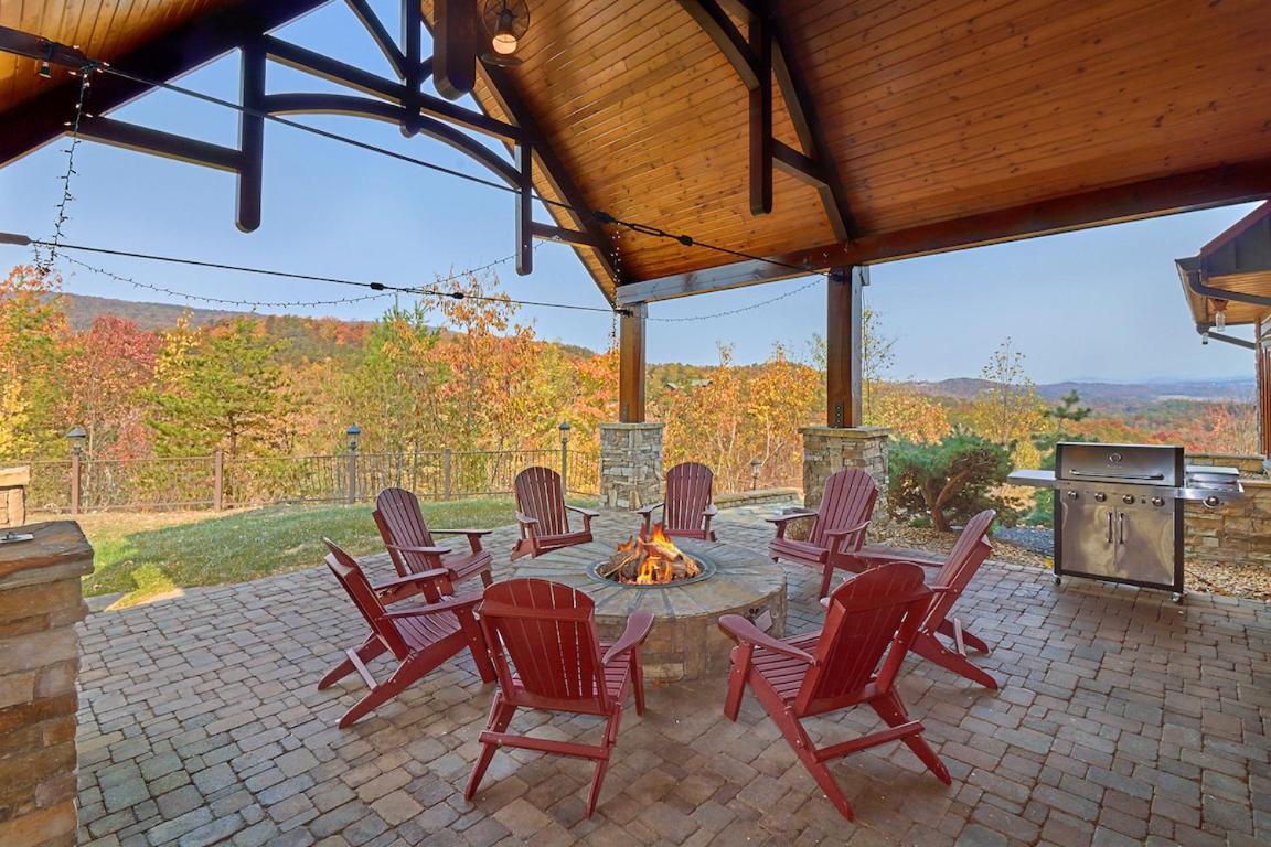 Journey'S End, 5 Bedrooms, Sleeps 12, Private Outdoor Pool, Theater, Sauna Sevierville Exteriör bild